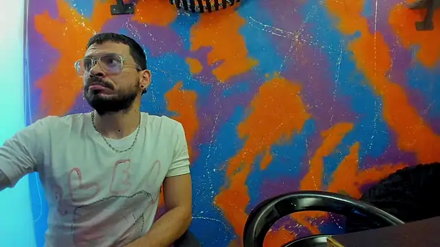 leondevereda online show from September 18, 10:12 pm