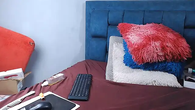 Snapshot of GabySteven chatting on June 19, 8:29 am GabySteven online show from June 19, 8:29 am