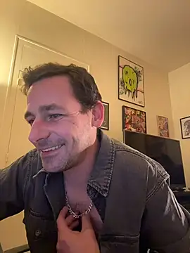 defbond420 online show from November 17, 9:09 pm