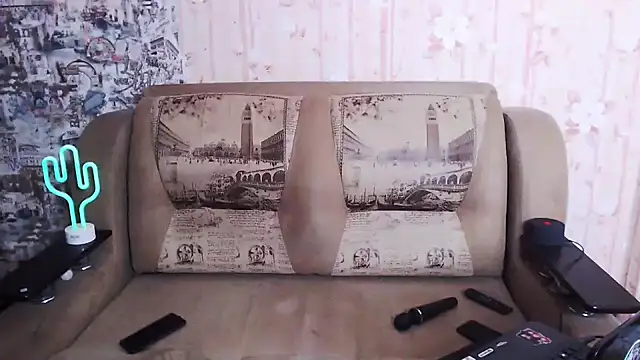 Miya Wey  online show from October 16, 5:58 pm