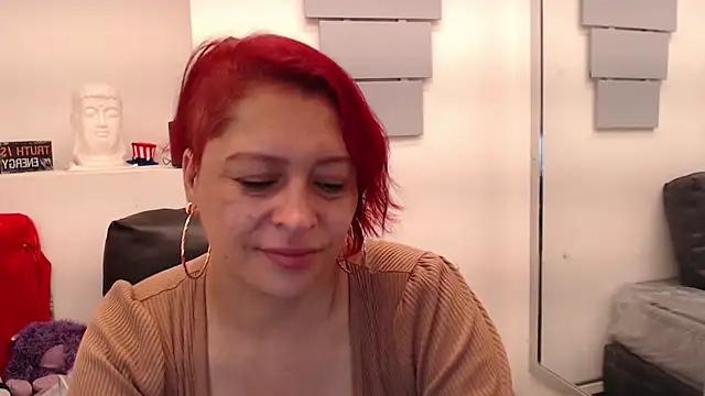 Snapshot of eva_twiss chatting on June 24, 5:01 pm eva twiss online show from June 24, 5:01 pm