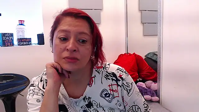 Snapshot of eva_twiss chatting on July 31, 2:05 pm eva twiss online show from July 31, 2:05 pm