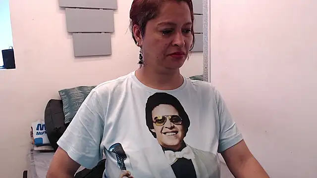 Snapshot of eva_twiss chatting on August 2, 2:26 pm eva twiss online show from August 2, 2:26 pm
