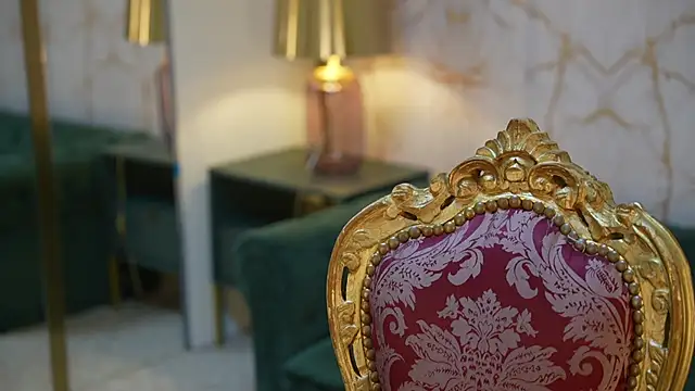 Snapshot of Alisa054 chatting on October 12, 11:59 pm Alisa054 online show from October 12, 11:59 pm