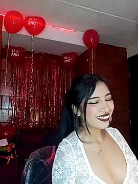 Snapshot of Raven__purple chatting on February 14, 11:09 pm Raven  purple online show from February 14, 11:09 pm