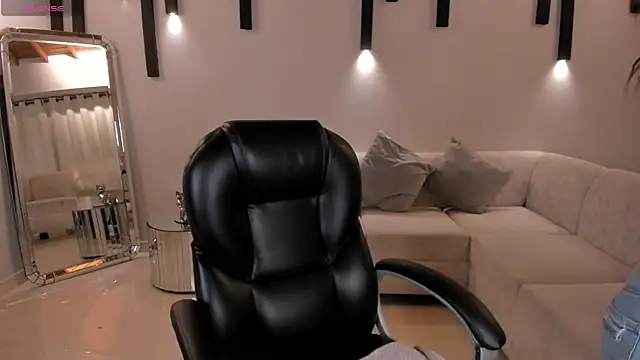 Snapshot of ChloePreston_ chatting on January 20, 10:51 am ChloePreston  online show from January 20, 10:51 am