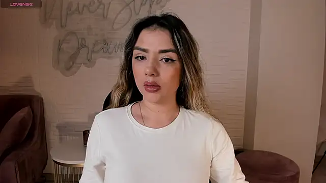 Snapshot of ChloePreston_ chatting on March 17, 10:38 am ChloePreston  online show from March 17, 10:38 am
