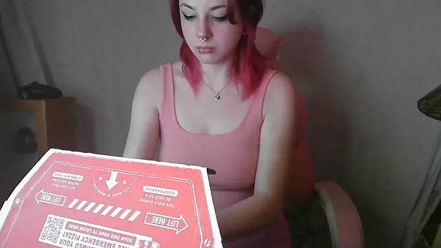 Snapshot of GoddessPinxx chatting on December 28, 4:30 am GoddessPinxx online show from December 28, 4:30 am