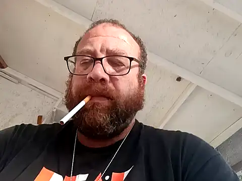 Snapshot of Exhibitionist040577 chatting on December 4, 1:09 pm Exhibitionist040577 online show from December 4, 1:09 pm