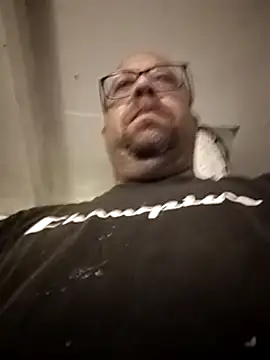 Snapshot of Exhibitionist040577 chatting on December 19, 5:07 am Exhibitionist040577 online show from December 19, 5:07 am