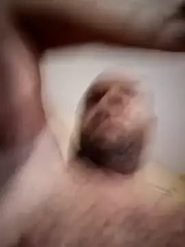 Snapshot of Exhibitionist040577 chatting on February 17, 11:42 pm Exhibitionist040577 online show from February 17, 11:42 pm