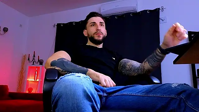 MightyAaron66 online show from February 15, 3:47 am