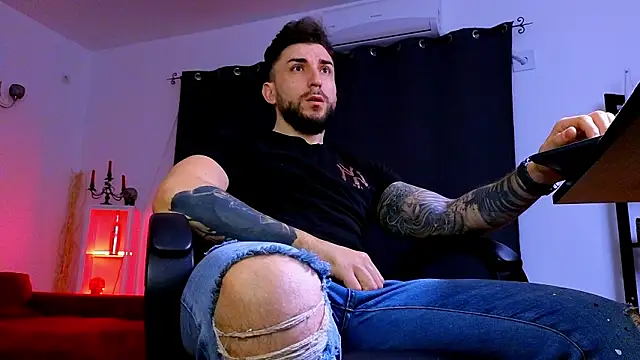 MightyAaron66 online show from February 25, 2:32 am