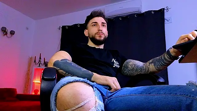 MightyAaron66 online show from February 28, 4:35 am