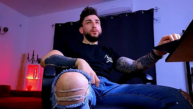 MightyAaron66 online show from March 7, 1:57 am