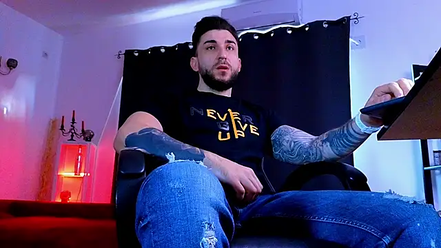 MightyAaron66 online show from April 29, 4:49 am