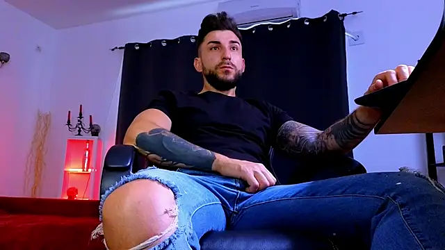 MightyAaron66 online show from June 20, 3:20 am