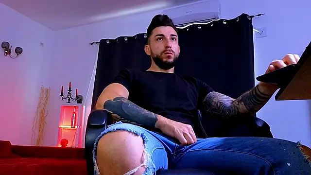 MightyAaron66 online show from June 21, 3:31 am
