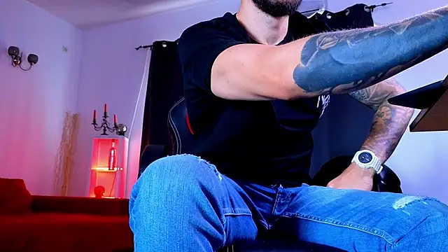 MightyAaron66 online show from July 6, 3:03 pm