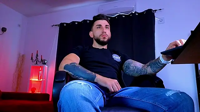 MightyAaron66 online show from July 7, 3:31 am