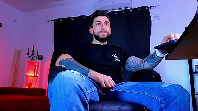 MightyAaron66 online show from July 14, 6:07 am