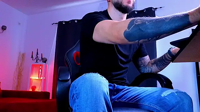 MightyAaron66 online show from July 16, 5:02 am