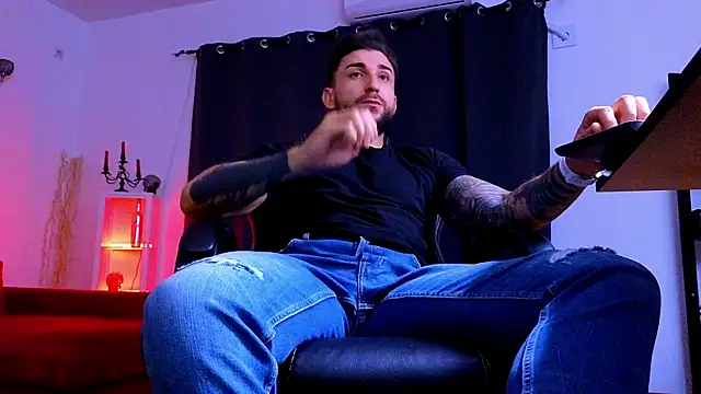 MightyAaron66 online show from July 24, 8:40 pm