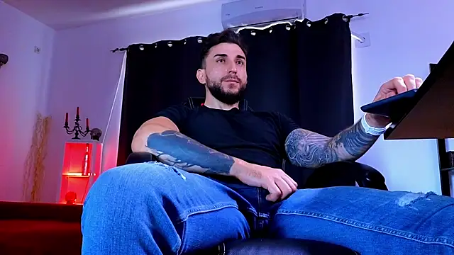 MightyAaron66 online show from July 25, 8:45 am