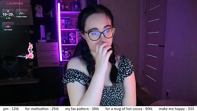 Snapshot of el_sweety chatting on June 1, 11:45 am el sweety online show from June 1, 11:45 am