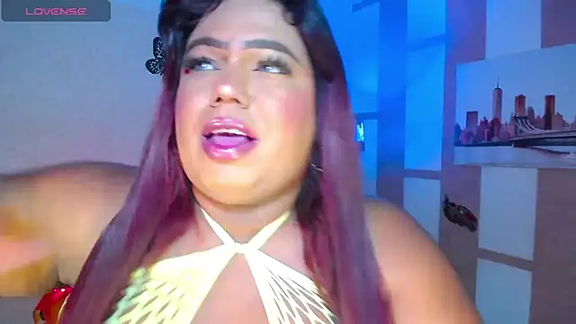 Snapshot of OpraxBellinda chatting on June 5, 2:40 am OpraxBellinda online show from June 5, 2:40 am