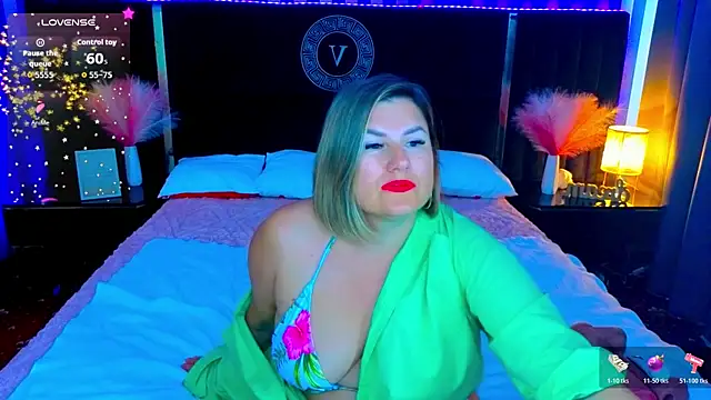 KiraRoxx online show from May 23, 2:10 pm