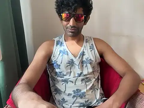Snapshot of dominanthubby chatting on June 8, 7:42 am dominanthubby online show from June 8, 7:42 am
