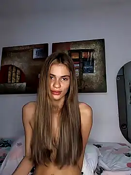 cuteluci  online show from December 31, 3:53 pm