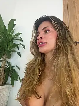 cuteluci  online show from June 8, 1:28 am