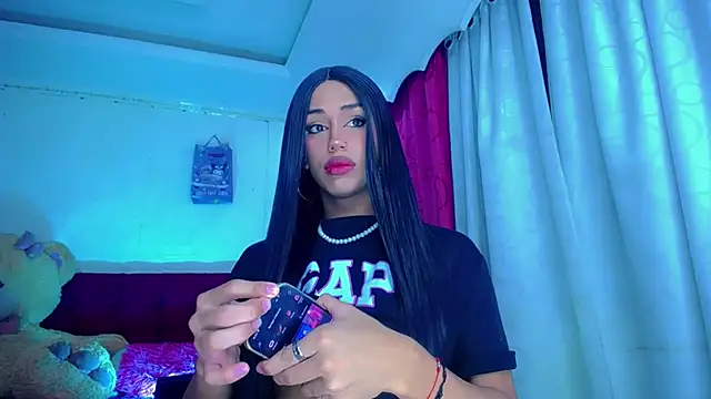 NahomiCamper online show from April 30, 11:31 pm