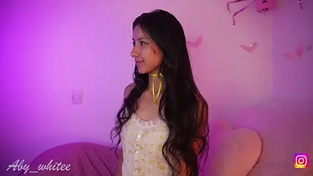 AbyWhitee online show from November 1, 5:53 am