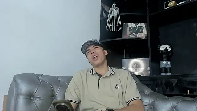 HeellBoy  online show from November 16, 2:28 am