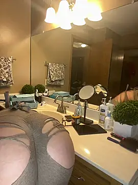 Snapshot of JusticeXXX68 chatting on December 27, 4:47 am JusticeXXX68 online show from December 27, 4:47 am