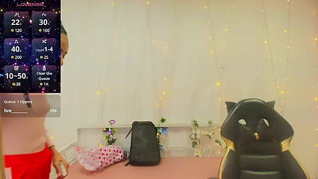 Abigail Wilson  online show from December 7, 3:04 am