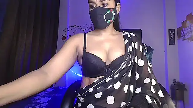 Snapshot of Black-Pearll chatting on May 12, 2:03 pm Black-Pearll online show from May 12, 2:03 pm