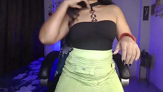 Snapshot of Black-Pearll chatting on May 20, 3:56 am Black-Pearll online show from May 20, 3:56 am