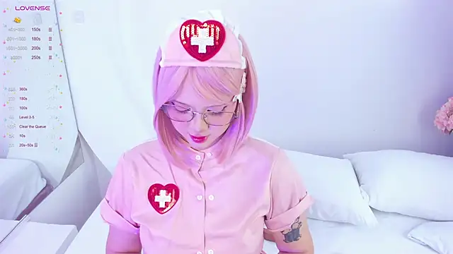 NanaOsaky online show from February 10, 12:39 pm