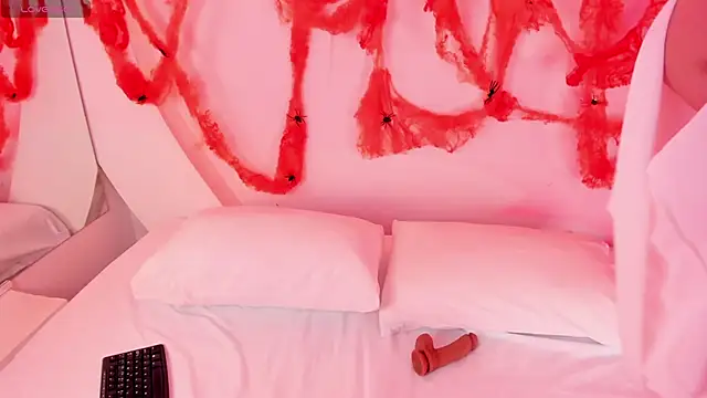 NanaOsaky online show from October 31, 11:55 am