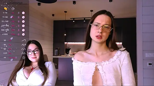 Snapshot of dorafisher01 chatting on November 16, 2:11 pm dorafisher01 online show from November 16, 2:11 pm