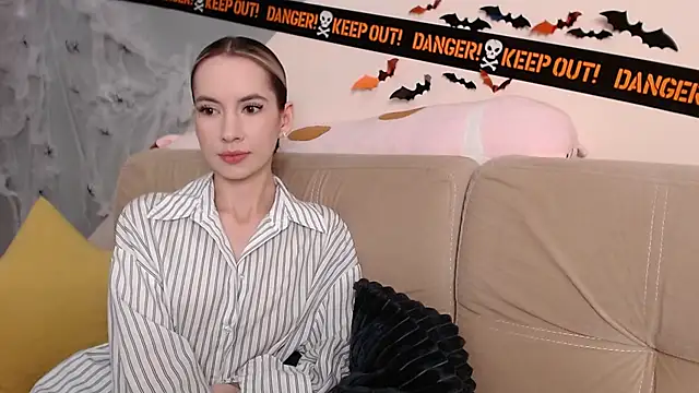 Snapshot of AmbrielHailey chatting on November 2, 7:27 pm AmbrielHailey online show from November 2, 7:27 pm