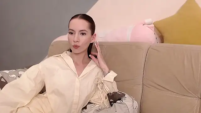 Snapshot of AmbrielHailey chatting on June 21, 11:35 am AmbrielHailey online show from June 21, 11:35 am