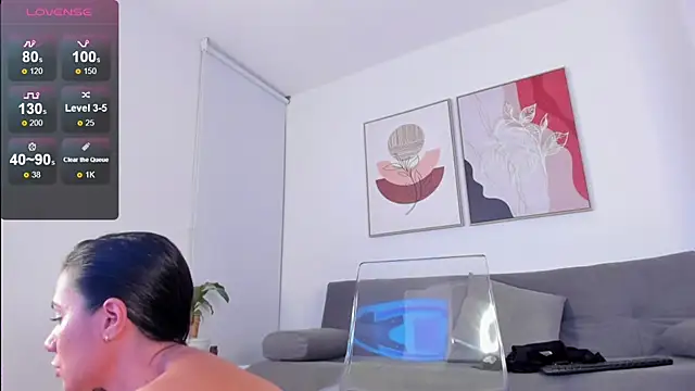 Snapshot of sofiiajones chatting on October 19, 10:21 pm sofiiajones online show from October 19, 10:21 pm