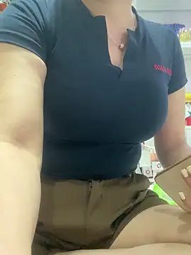 Snapshot of Cesywet chatting on September 23, 4:48 am Cesywet online show from September 23, 4:48 am