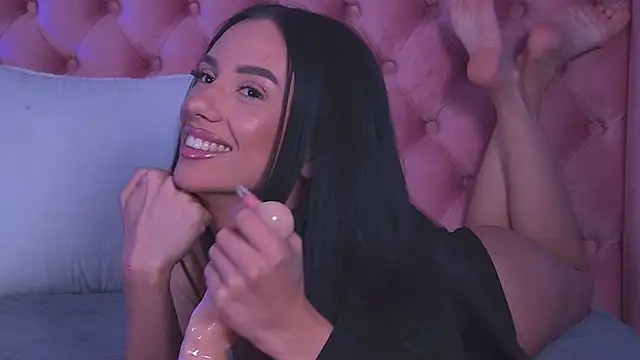 Snapshot of HaylieMilf chatting on October 25, 4:13 pm HaylieMilf online show from October 25, 4:13 pm