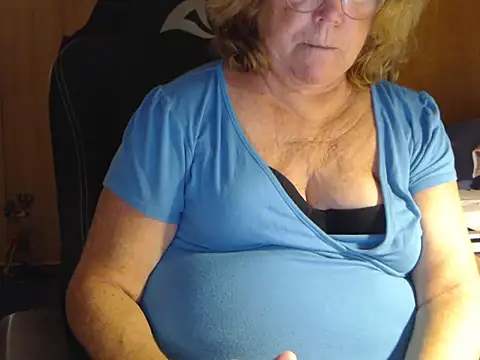 Snapshot of _sunshine__ chatting on December 2, 4:31 pm sunshine online show from December 2, 4:31 pm